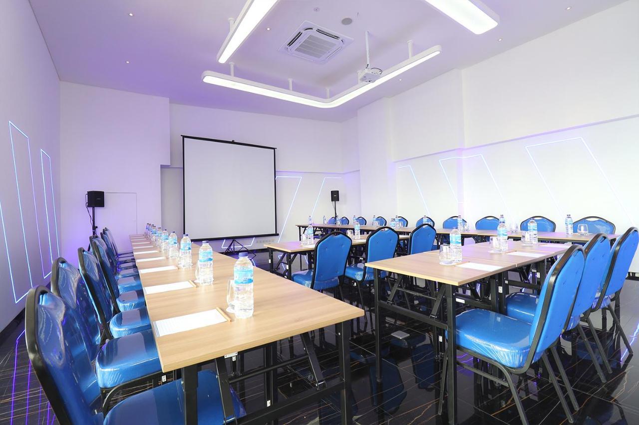 ホテル Moritz Biz Gandaria ジャカルタ エクステリア 写真