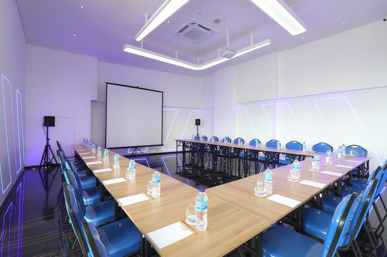 ホテル Moritz Biz Gandaria ジャカルタ エクステリア 写真